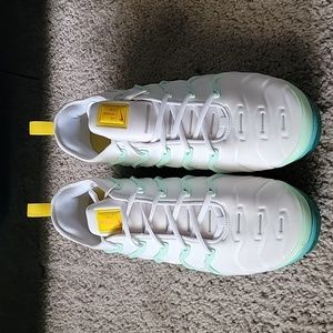 NIKE Air VaporMax Plus